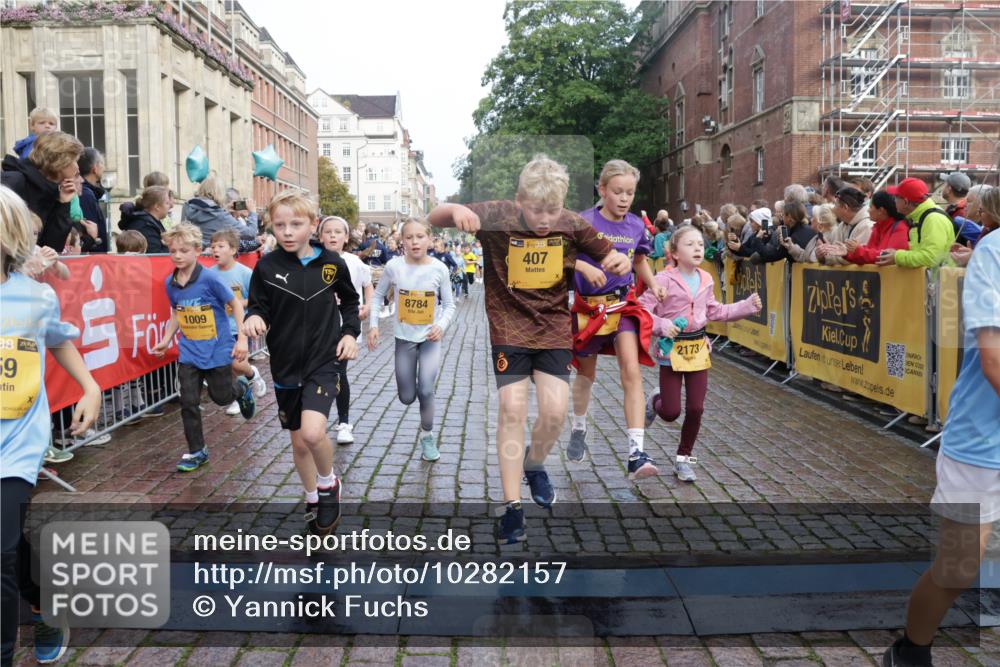 13.09.2026 - Kiel Lauf Yannick Fuchs http://msf.ph/oto/10282157 13.09.2026 08:56:06 Ziel 74, 76, 234, 547, 669, 808, 1126, 1444, 1581, 2143, 2197, 2711, 3179, 3350, 3409, 3454, 5012, 5259, 5759, 5781, 6212, 6232, 6738, 7155, 7489, 7816, 8527, 9374, 9930, 9935, 11376, 11995, 12138, 12242, 12557, 277, 645, 1150, 1160, 1249, 1310, 1712, 1952, 2344, 2453, 2998, 3253, 3358, 4122, 4545, 4682, 4755, 5289, 5297, 5547, 5781, 5876, 6290, 7748, 7929, 9033, 9302, 10227, 10271, 10818, 11439, 11657, 12712, 3750, 4023, 5545, 5823, 329, 7207, 7601, 7907, 12219 meine-sportfotos.de