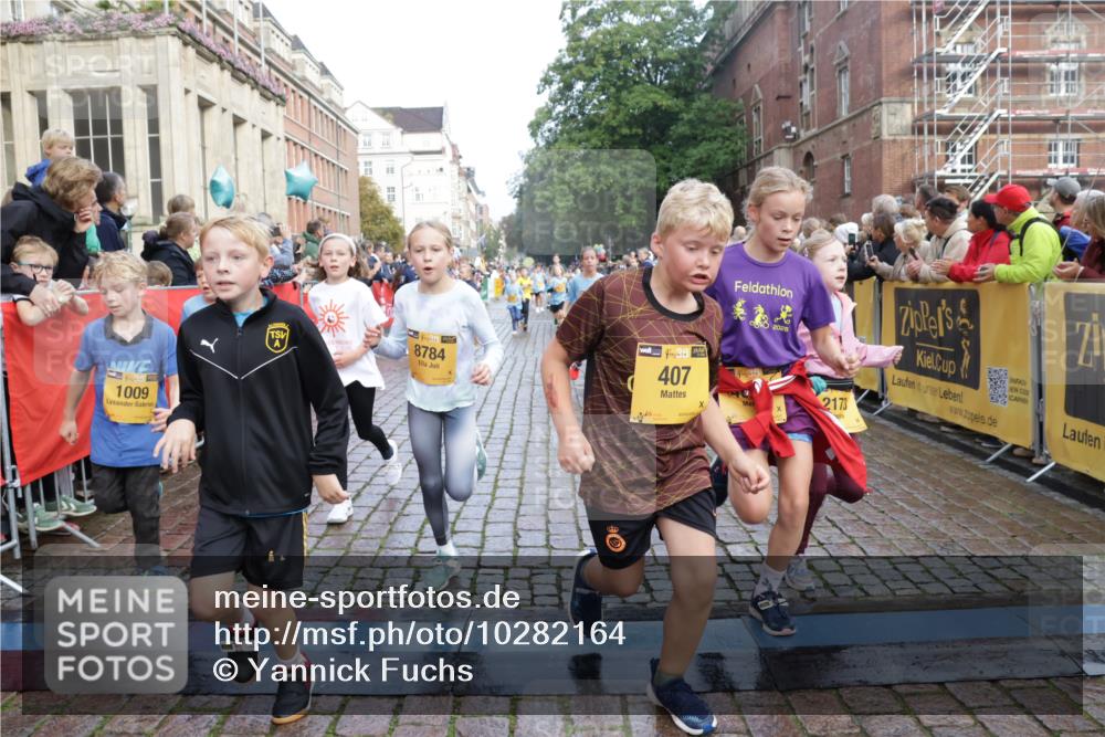 13.09.2026 - Kiel Lauf Yannick Fuchs http://msf.ph/oto/10282164 13.09.2026 08:56:07 Ziel 74, 76, 234, 547, 669, 808, 1126, 1444, 1581, 2143, 2197, 2711, 3179, 3350, 3409, 3454, 5012, 5259, 5759, 6212, 6232, 6738, 7155, 7390, 7489, 7816, 8527, 9374, 9930, 9935, 11376, 11995, 12138, 12242, 12557, 277, 547, 645, 1150, 1160, 1249, 1310, 1712, 2344, 2453, 2998, 3253, 3358, 4122, 4545, 4682, 4755, 5289, 5297, 5547, 5781, 5876, 6290, 7748, 7929, 9033, 9302, 10227, 10271, 10818, 11439, 11657, 12712, 3750, 4023, 5545, 5823, 329, 7207, 7601, 7907, 12219 meine-sportfotos.de