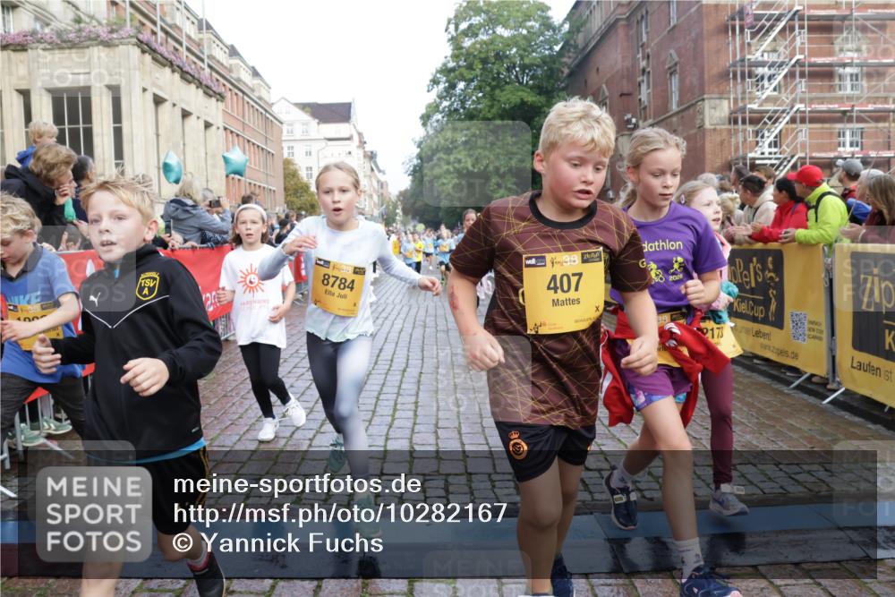 13.09.2026 - Kiel Lauf Yannick Fuchs http://msf.ph/oto/10282167 13.09.2026 08:56:07 Ziel 74, 76, 234, 547, 669, 808, 1126, 1444, 1581, 2143, 2197, 2711, 3179, 3350, 3409, 3454, 5012, 5259, 5759, 6212, 6232, 6738, 7155, 7390, 7489, 7816, 8527, 9374, 9930, 9935, 11376, 11995, 12138, 12242, 12557, 277, 547, 645, 1150, 1160, 1249, 1310, 1712, 2344, 2453, 2998, 3253, 3358, 4122, 4545, 4682, 4755, 5289, 5297, 5547, 5781, 5876, 6290, 7748, 7929, 9033, 9302, 10227, 10271, 10818, 11439, 11657, 12712, 3750, 4023, 5545, 5823, 329, 7207, 7601, 7907, 12219 meine-sportfotos.de
