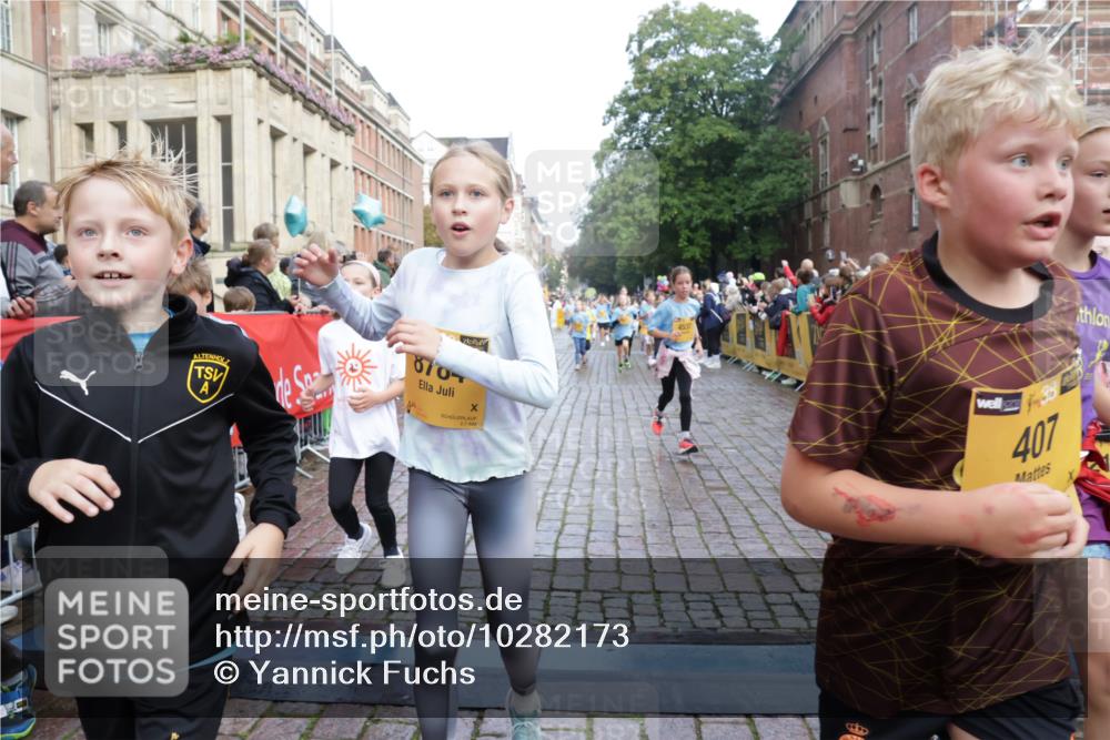 13.09.2026 - Kiel Lauf Yannick Fuchs http://msf.ph/oto/10282173 13.09.2026 08:56:07 Ziel 74, 76, 234, 547, 669, 808, 1126, 1444, 1581, 2143, 2197, 2711, 3179, 3350, 3409, 3454, 5012, 5259, 5759, 6212, 6232, 6738, 7155, 7390, 7489, 7816, 8527, 9374, 9930, 9935, 11376, 11995, 12138, 12242, 12557, 277, 547, 645, 1150, 1160, 1249, 1310, 1712, 2344, 2453, 2998, 3253, 3358, 4122, 4545, 4682, 4755, 5289, 5297, 5547, 5781, 5876, 6290, 7748, 7929, 9033, 9302, 10227, 10271, 10818, 11439, 11657, 12712, 3750, 4023, 5545, 5823, 329, 7207, 7601, 7907, 12219 meine-sportfotos.de