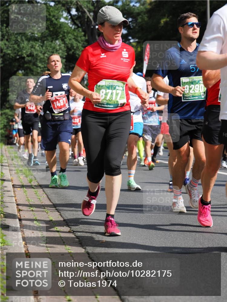 13.09.2026 - 21. swb-Marathon Bremen TobiasT http://msf.ph/oto/10282175 13.09.2026 12:00:04 Laufen 57, 1487, 8717, 4, 26, 9290, 21 meine-sportfotos.de