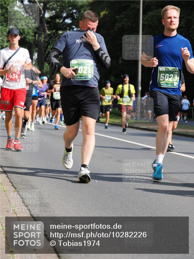 13.09.2026 - 21. swb-Marathon Bremen TobiasT http://msf.ph/oto/10282226 13.09.2026 12:00:21 Laufen 24, 434, 0211, 21, 26, 5023, 126, 8 meine-sportfotos.de