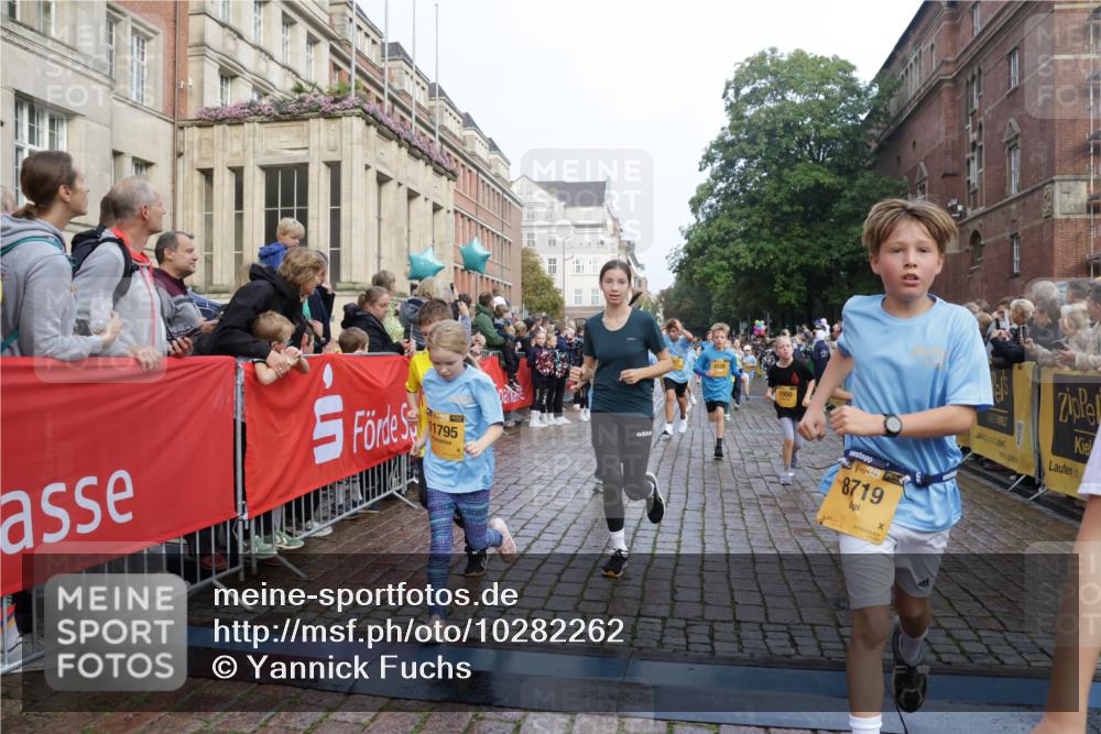 13.09.2026 - Kiel Lauf Yannick Fuchs http://msf.ph/oto/10282262 13.09.2026 08:56:12 Ziel 74, 76, 234, 669, 808, 1126, 1346, 1444, 1581, 2143, 2197, 2497, 2640, 2685, 3179, 3350, 3454, 4165, 5012, 5259, 5687, 5759, 6003, 6212, 6232, 6591, 6738, 7155, 7390, 7489, 7726, 8056, 8527, 8917, 9374, 10803, 11310, 11409, 11995, 12138, 12242, 234, 277, 547, 645, 1150, 1160, 1249, 1310, 1581, 1712, 2453, 2711, 2998, 3253, 3358, 3409, 3454, 4545, 4682, 4755, 5259, 5289, 5297, 5547, 5781, 5876, 6290, 7748, 9033, 9302, 10227, 10271, 10818, 11439, 12712, 3750, 4023, 5545, 5823 meine-sportfotos.de