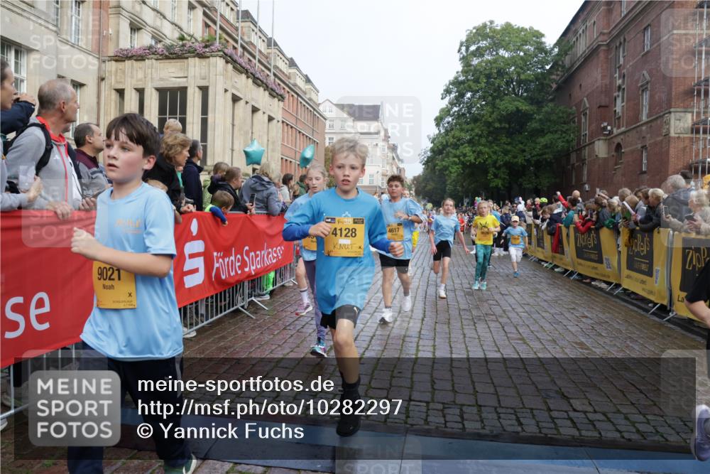 13.09.2026 - Kiel Lauf Yannick Fuchs http://msf.ph/oto/10282297 13.09.2026 08:56:14 Ziel 76, 669, 1126, 1346, 1444, 2143, 2197, 2497, 2640, 2685, 3179, 3350, 4165, 5012, 5687, 5759, 5823, 6003, 6212, 6232, 6275, 6591, 6738, 7155, 7390, 7489, 7702, 7726, 7769, 8056, 8259, 8544, 8917, 9374, 10803, 11310, 11409, 11995, 12138, 12242, 74, 76, 234, 277, 547, 645, 808, 1150, 1160, 1249, 1310, 1581, 1712, 2711, 2998, 3253, 3358, 3409, 3454, 4545, 4682, 4755, 5259, 5289, 5297, 5547, 5781, 5876, 6290, 7748, 9033, 9302, 10227, 10818, 11439, 3750, 4023, 5545 meine-sportfotos.de