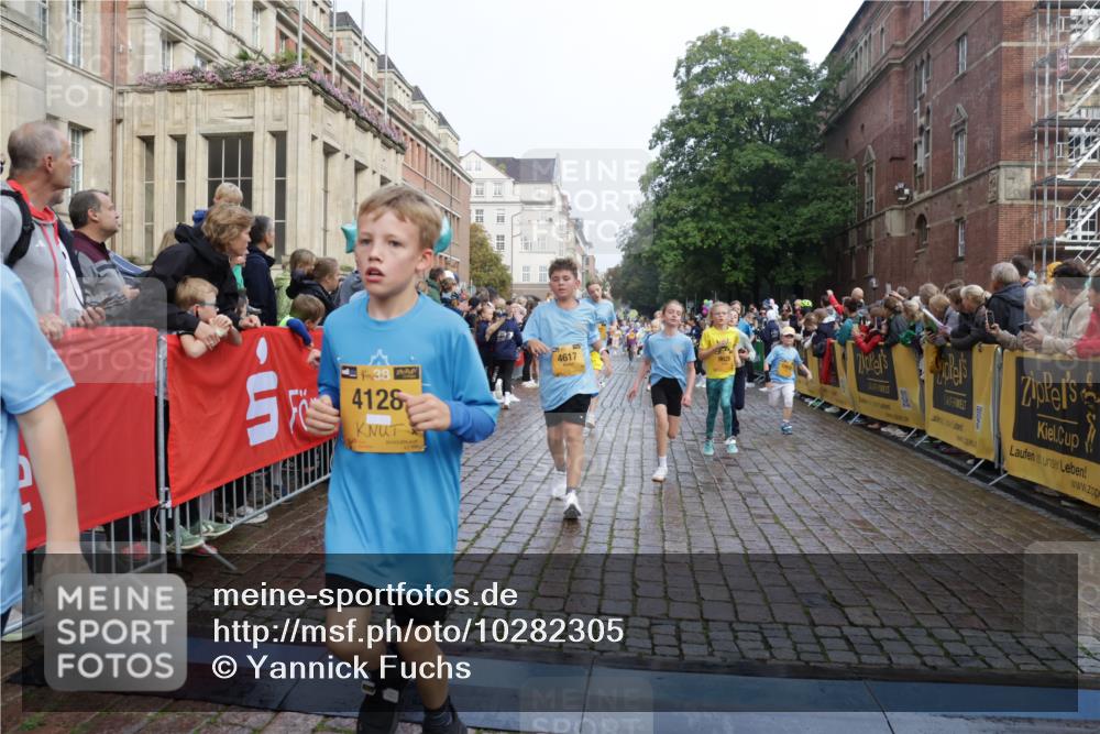 13.09.2026 - Kiel Lauf Yannick Fuchs http://msf.ph/oto/10282305 13.09.2026 08:56:14 Ziel 76, 669, 1126, 1346, 1444, 2143, 2197, 2497, 2640, 2685, 3179, 3350, 4165, 5012, 5687, 5759, 5823, 6003, 6212, 6232, 6275, 6591, 6738, 7155, 7390, 7489, 7702, 7726, 7769, 8056, 8259, 8544, 8917, 9374, 10803, 11310, 11409, 11995, 12138, 12242, 74, 76, 234, 277, 547, 645, 808, 1150, 1160, 1249, 1310, 1581, 1712, 2711, 2998, 3253, 3358, 3409, 3454, 4545, 4682, 4755, 5259, 5289, 5297, 5547, 5781, 5876, 6290, 7748, 9033, 9302, 10227, 10818, 11439, 3750, 4023, 5545 meine-sportfotos.de
