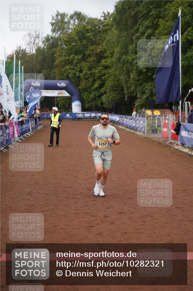 13.09.2026 - Airport Race Dennis Weichert http://msf.ph/oto/10282321 13.09.2026 10:19:36 Ziel 5205, 5257, 5451 meine-sportfotos.de