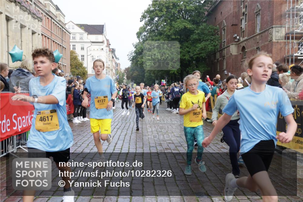 13.09.2026 - Kiel Lauf Yannick Fuchs http://msf.ph/oto/10282326 13.09.2026 08:56:15 Ziel 669, 1126, 1346, 1444, 2143, 2197, 2497, 2640, 2685, 3179, 3350, 3750, 4023, 4165, 5012, 5545, 5687, 5759, 5823, 6003, 6212, 6232, 6275, 6591, 6738, 7155, 7390, 7489, 7702, 7726, 7769, 8056, 8259, 8544, 8917, 9374, 10803, 11310, 11409, 11995, 12242, 74, 76, 234, 277, 547, 645, 808, 1126, 1150, 1160, 1249, 1310, 1444, 1581, 1712, 2143, 2711, 2998, 3253, 3358, 3409, 3454, 4545, 4682, 4755, 5012, 5259, 5289, 5297, 5547, 5781, 5876, 6290, 7748, 9033, 9302, 10227, 10818, 11439 meine-sportfotos.de