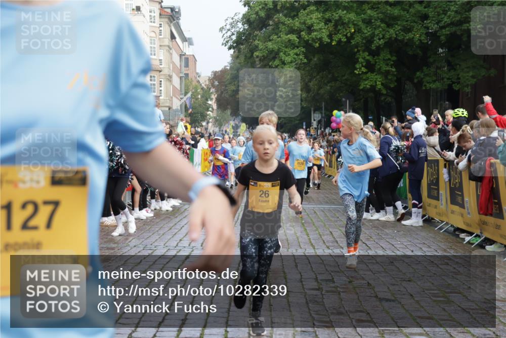 13.09.2026 - Kiel Lauf Yannick Fuchs http://msf.ph/oto/10282339 13.09.2026 08:56:17 Ziel 407, 669, 759, 1346, 2197, 2497, 2640, 2685, 3179, 3350, 3750, 4023, 4165, 5459, 5545, 5687, 5759, 5823, 6003, 6212, 6232, 6275, 6371, 6591, 6738, 7390, 7489, 7702, 7726, 7769, 8056, 8259, 8544, 8917, 9374, 9957, 10610, 10803, 11310, 11409, 12242, 74, 76, 234, 277, 547, 645, 808, 1126, 1150, 1160, 1249, 1310, 1444, 1581, 1712, 2143, 2197, 2711, 2998, 3253, 3358, 3409, 3454, 4545, 4682, 4755, 5012, 5259, 5289, 5297, 5547, 5781, 5876, 6290, 9033, 9302, 10818, 11439 meine-sportfotos.de
