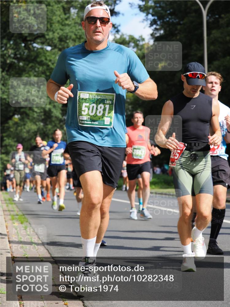 13.09.2026 - 21. swb-Marathon Bremen TobiasT http://msf.ph/oto/10282348 13.09.2026 12:01:04 Laufen 5081, 8667, 26, 3553 meine-sportfotos.de