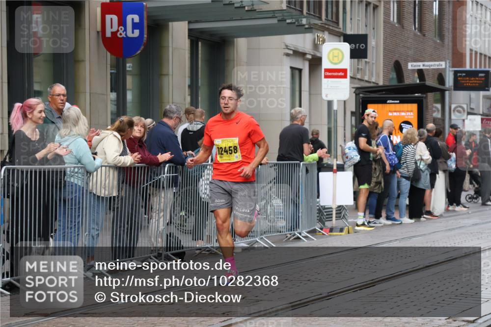 13.09.2026 - 21. swb-Marathon Bremen Strokosch-Dieckow http://msf.ph/oto/10282368 13.09.2026 10:30:36 Ziel 13537, 13554, 13572, 13630, 12458, 13522, 13569, 13576, 13603 meine-sportfotos.de