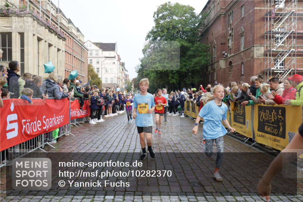 13.09.2026 - Kiel Lauf Yannick Fuchs http://msf.ph/oto/10282370 13.09.2026 08:56:19 Ziel 407, 470, 669, 759, 1009, 1346, 2173, 2497, 2640, 2685, 2719, 3179, 3350, 3750, 4023, 4165, 4602, 5459, 5545, 5687, 5759, 5823, 6003, 6212, 6275, 6371, 6591, 7390, 7489, 7702, 7726, 7769, 8056, 8259, 8544, 8784, 8917, 9374, 9957, 10610, 10803, 11310, 11409, 12242, 74, 76, 234, 277, 547, 645, 808, 1126, 1160, 1249, 1310, 1444, 1581, 1712, 2143, 2197, 2711, 3179, 3253, 3358, 3409, 3454, 4545, 4682, 4755, 5012, 5259, 5289, 5297, 5547, 5781, 5876, 6232, 6290, 10818 meine-sportfotos.de