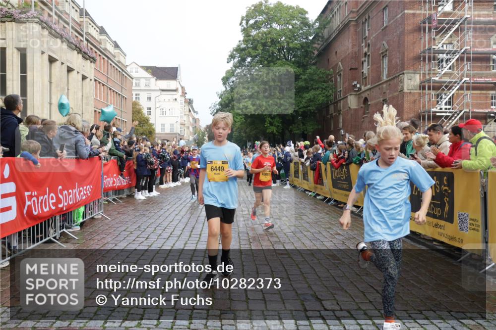 13.09.2026 - Kiel Lauf Yannick Fuchs http://msf.ph/oto/10282373 13.09.2026 08:56:19 Ziel 407, 470, 669, 759, 1009, 1346, 2173, 2497, 2640, 2685, 2719, 3179, 3350, 3750, 4023, 4165, 4602, 5459, 5545, 5687, 5759, 5823, 6003, 6212, 6275, 6371, 6591, 7390, 7489, 7702, 7726, 7769, 8056, 8259, 8544, 8784, 8917, 9374, 9957, 10610, 10803, 11310, 11409, 12242, 74, 76, 234, 277, 547, 645, 808, 1126, 1160, 1249, 1310, 1444, 1581, 1712, 2143, 2197, 2711, 3179, 3253, 3358, 3409, 3454, 4545, 4682, 4755, 5012, 5259, 5289, 5297, 5547, 5781, 5876, 6232, 6290, 10818 meine-sportfotos.de