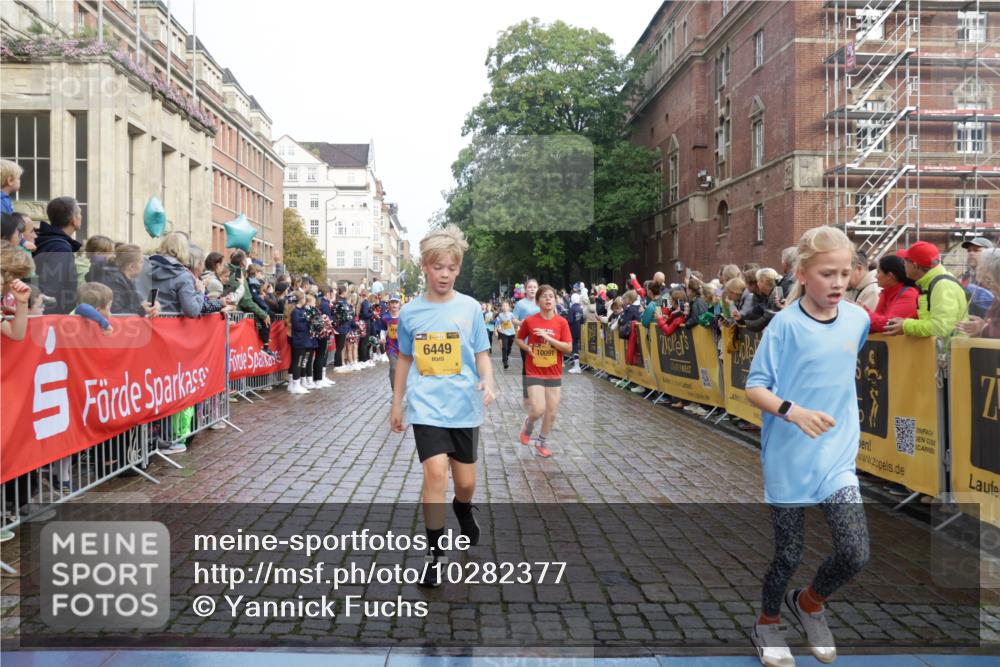 13.09.2026 - Kiel Lauf Yannick Fuchs http://msf.ph/oto/10282377 13.09.2026 08:56:19 Ziel 407, 470, 669, 759, 1009, 1346, 2173, 2497, 2640, 2685, 2719, 3179, 3350, 3750, 4023, 4165, 4602, 5459, 5545, 5687, 5759, 5823, 6003, 6212, 6275, 6371, 6591, 7390, 7489, 7702, 7726, 7769, 8056, 8259, 8544, 8784, 8917, 9374, 9957, 10610, 10803, 11310, 11409, 12242, 74, 76, 234, 277, 547, 645, 808, 1126, 1160, 1249, 1310, 1444, 1581, 1712, 2143, 2197, 2711, 3179, 3253, 3358, 3409, 3454, 4545, 4682, 4755, 5012, 5259, 5289, 5297, 5547, 5781, 5876, 6232, 6290, 10818 meine-sportfotos.de