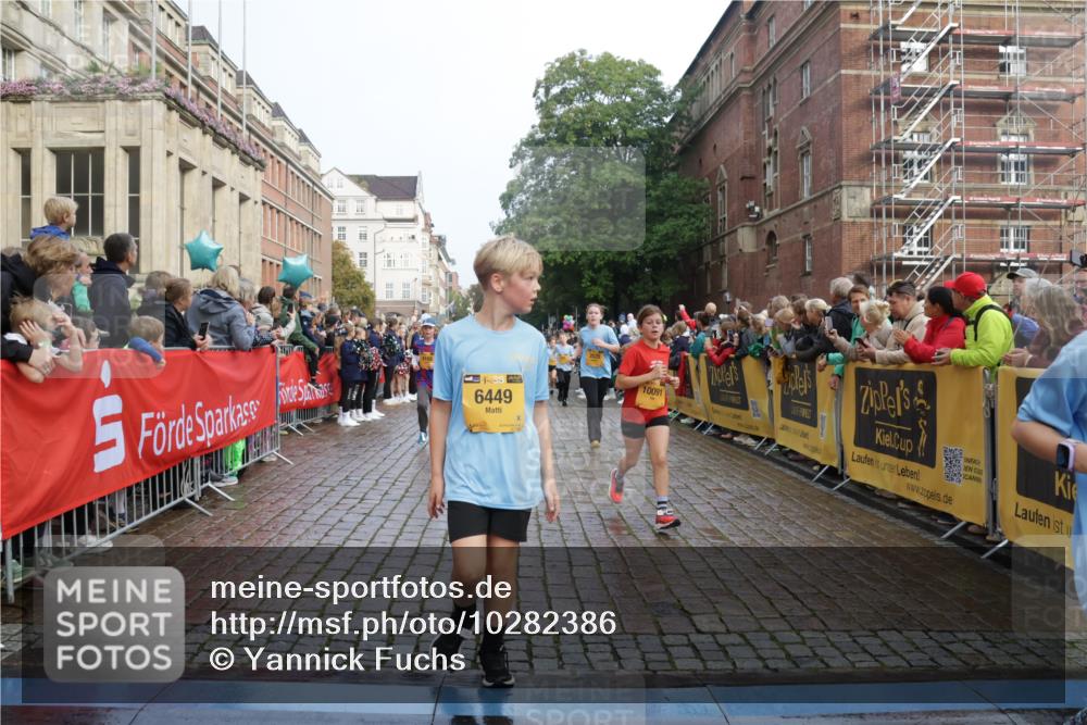 13.09.2026 - Kiel Lauf Yannick Fuchs http://msf.ph/oto/10282386 13.09.2026 08:56:20 Ziel 407, 470, 669, 759, 1009, 1346, 2173, 2497, 2640, 2685, 2719, 3350, 3750, 4023, 4165, 4537, 4602, 5459, 5545, 5687, 5759, 5823, 6003, 6212, 6275, 6371, 6591, 7390, 7702, 7726, 7769, 8056, 8259, 8544, 8784, 8917, 9374, 9957, 10610, 10803, 11310, 11409, 12242, 74, 76, 234, 277, 547, 645, 669, 808, 1126, 1160, 1249, 1310, 1444, 1581, 1712, 2143, 2197, 2711, 3179, 3253, 3350, 3358, 3409, 3454, 4545, 4682, 4755, 5012, 5259, 5289, 5297, 5547, 5759, 5781, 5876, 6212, 6232, 6290 meine-sportfotos.de