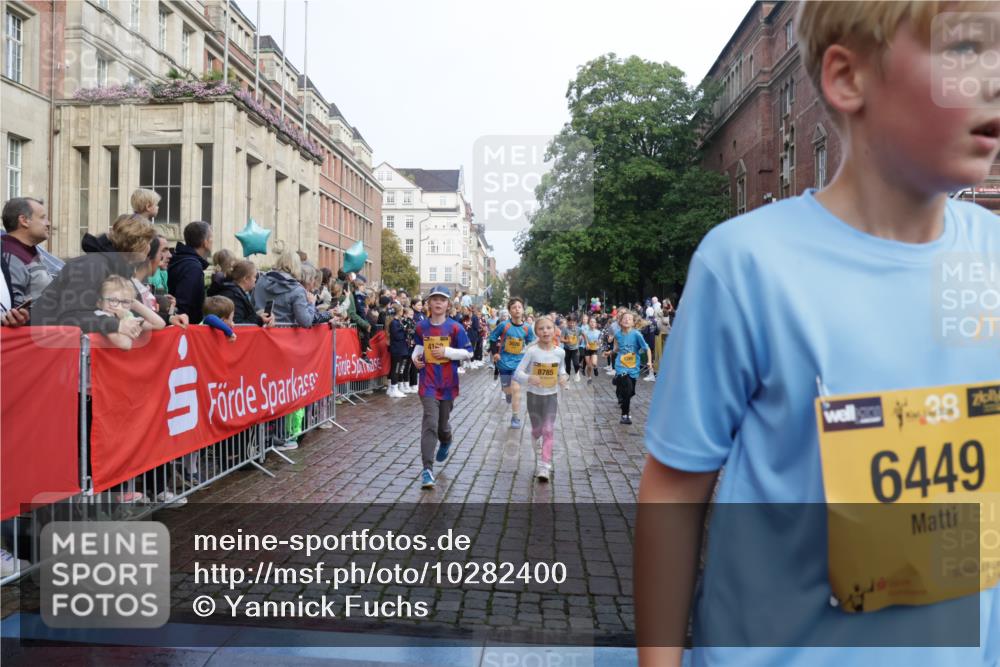 13.09.2026 - Kiel Lauf Yannick Fuchs http://msf.ph/oto/10282400 13.09.2026 08:56:21 Ziel 407, 470, 759, 1009, 1346, 2173, 2497, 2640, 2685, 2719, 3750, 4023, 4165, 4537, 4602, 5459, 5545, 5687, 5823, 6003, 6275, 6371, 6591, 7390, 7702, 7726, 7769, 8056, 8259, 8544, 8784, 8917, 9374, 9957, 10610, 10803, 11310, 11409, 12242, 74, 76, 234, 547, 645, 669, 808, 1126, 1160, 1249, 1310, 1444, 1581, 2143, 2197, 2711, 3179, 3253, 3350, 3358, 3409, 3454, 4545, 4682, 4755, 5012, 5259, 5289, 5297, 5547, 5759, 5781, 5876, 6212, 6232, 6290, 9374 meine-sportfotos.de