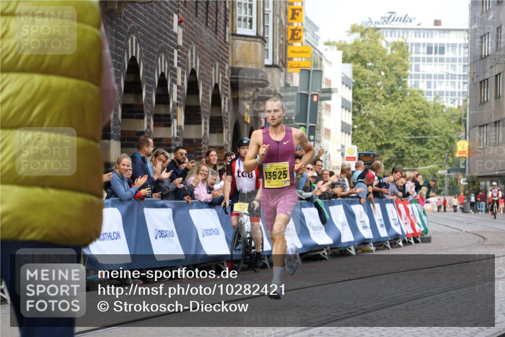 13.09.2026 - 21. swb-Marathon Bremen Strokosch-Dieckow http://msf.ph/oto/10282421 13.09.2026 10:26:45 Ziel 13525, 13502 meine-sportfotos.de