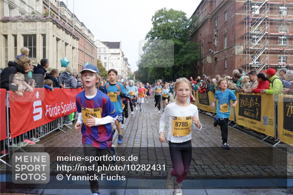 13.09.2026 - Kiel Lauf Yannick Fuchs http://msf.ph/oto/10282431 13.09.2026 08:56:22 Ziel 407, 470, 758, 759, 1009, 1346, 2173, 2497, 2640, 2685, 2719, 3750, 4023, 4165, 4537, 4602, 5459, 5545, 5687, 5823, 6003, 6275, 6371, 6591, 7390, 7702, 7726, 7769, 7866, 8056, 8259, 8544, 8784, 8917, 9957, 10610, 10803, 11310, 11409, 74, 76, 234, 547, 645, 669, 808, 1126, 1249, 1444, 1581, 2143, 2197, 2711, 3179, 3350, 3358, 3409, 3454, 4545, 4682, 4755, 5012, 5259, 5289, 5297, 5547, 5759, 5781, 5876, 6212, 6232, 6290, 7390, 9374 meine-sportfotos.de
