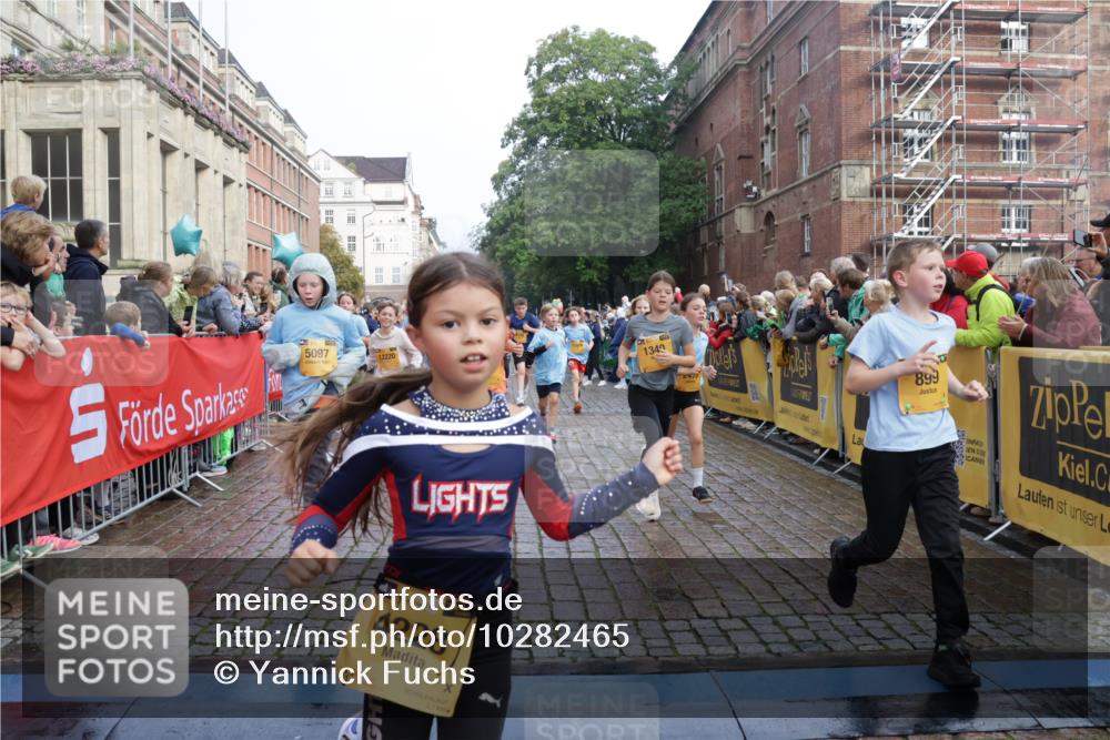 13.09.2026 - Kiel Lauf Yannick Fuchs http://msf.ph/oto/10282465 13.09.2026 08:56:24 Ziel 407, 470, 582, 758, 759, 1009, 2173, 2497, 2640, 2719, 3078, 3750, 4023, 4165, 4537, 4602, 5459, 5545, 5687, 5823, 6003, 6275, 6371, 6591, 7702, 7726, 7769, 7865, 7866, 8056, 8259, 8544, 8719, 8784, 8917, 9957, 10610, 11310, 11409, 11795, 74, 76, 234, 547, 645, 669, 808, 1126, 1249, 1346, 1444, 1581, 2143, 2197, 2685, 2711, 3179, 3350, 3358, 3409, 3454, 4755, 5012, 5259, 5289, 5297, 5547, 5687, 5759, 5781, 6003, 6212, 6232, 7390, 9374 meine-sportfotos.de
