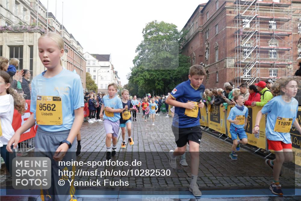 13.09.2026 - Kiel Lauf Yannick Fuchs http://msf.ph/oto/10282530 13.09.2026 08:56:27 Ziel 407, 470, 582, 758, 759, 1009, 1137, 1950, 2173, 2497, 2640, 2719, 3078, 3750, 4023, 4127, 4165, 4537, 4602, 4617, 5315, 5459, 5545, 5823, 6275, 6371, 6591, 7702, 7726, 7769, 7865, 7866, 8056, 8259, 8544, 8719, 8784, 8917, 9021, 9626, 9957, 10610, 10939, 11310, 11795, 12032, 74, 76, 234, 547, 669, 808, 1126, 1346, 1444, 1581, 2143, 2197, 2497, 2640, 2685, 2711, 3179, 3350, 3358, 3409, 3454, 4165, 4755, 5012, 5259, 5289, 5547, 5687, 5759, 5781, 6003, 6212, 6232, 7390, 9374 meine-sportfotos.de