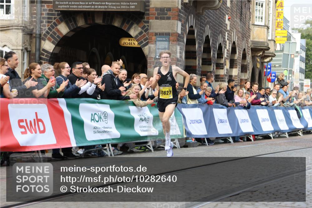 13.09.2026 - 21. swb-Marathon Bremen Strokosch-Dieckow http://msf.ph/oto/10282640 13.09.2026 10:27:15 Ziel 13502, 13627 meine-sportfotos.de