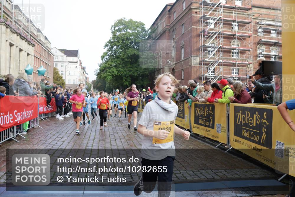 13.09.2026 - Kiel Lauf Yannick Fuchs http://msf.ph/oto/10282655 13.09.2026 08:56:33 Ziel 26, 470, 582, 758, 1009, 1137, 1950, 2173, 2719, 3078, 3520, 3930, 4127, 4128, 4188, 4537, 4602, 4617, 5315, 6449, 7865, 7866, 8160, 8719, 8784, 8785, 9021, 9626, 10091, 10612, 10939, 11795, 12032, 74, 76, 234, 407, 470, 669, 759, 808, 1009, 1126, 1346, 1444, 1581, 2143, 2173, 2197, 2497, 2640, 2685, 2711, 3179, 3350, 3409, 3454, 3750, 4023, 4165, 5012, 5259, 5687, 5759, 6003, 6212, 6232, 7390, 9374, 482, 653, 1222, 2479, 2543, 5781 meine-sportfotos.de