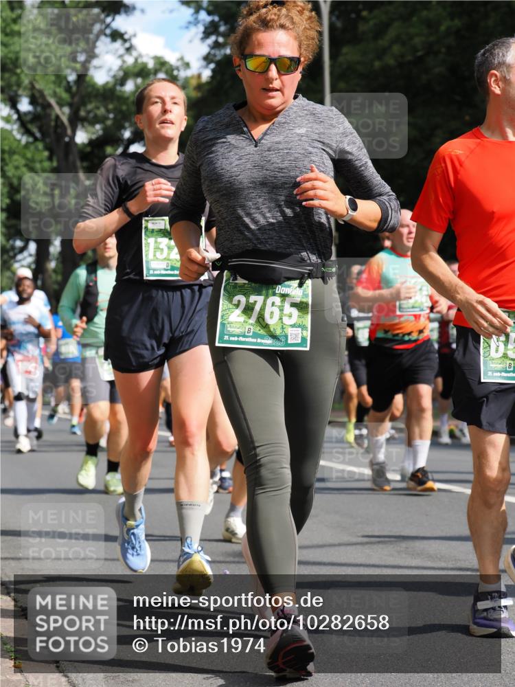 13.09.2026 - 21. swb-Marathon Bremen TobiasT http://msf.ph/oto/10282658 13.09.2026 12:02:31 Laufen 132, 21, 2765, 21, 26, 21 meine-sportfotos.de