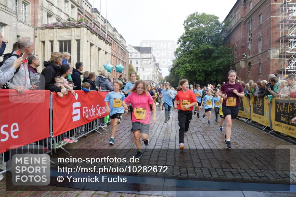 13.09.2026 - Kiel Lauf Yannick Fuchs http://msf.ph/oto/10282672 13.09.2026 08:56:34 Ziel 26, 582, 758, 1137, 1285, 1950, 2719, 3078, 3520, 3930, 4127, 4128, 4188, 4537, 4617, 5315, 6449, 7865, 7866, 8160, 8719, 8785, 9021, 9626, 10091, 10612, 10939, 11795, 12032, 74, 76, 234, 407, 470, 669, 759, 808, 1009, 1126, 1346, 1444, 1581, 2143, 2173, 2197, 2497, 2640, 2685, 2719, 3179, 3350, 3409, 3454, 3750, 4023, 4165, 5012, 5259, 5687, 5759, 6003, 6212, 6232, 7390, 9374, 482, 653, 1222, 2479, 2543, 5781 meine-sportfotos.de