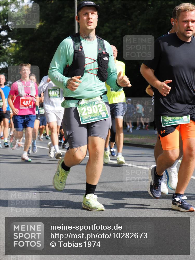 13.09.2026 - 21. swb-Marathon Bremen TobiasT http://msf.ph/oto/10282673 13.09.2026 12:02:34 Laufen 497, 407, 2902, 21, 2026, 21 meine-sportfotos.de