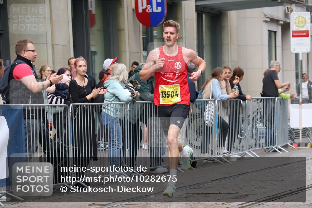 13.09.2026 - 21. swb-Marathon Bremen Strokosch-Dieckow http://msf.ph/oto/10282675 13.09.2026 10:31:30 Ziel 12457, 13533, 13536, 13573, 13618, 13643, 13504, 13571 meine-sportfotos.de