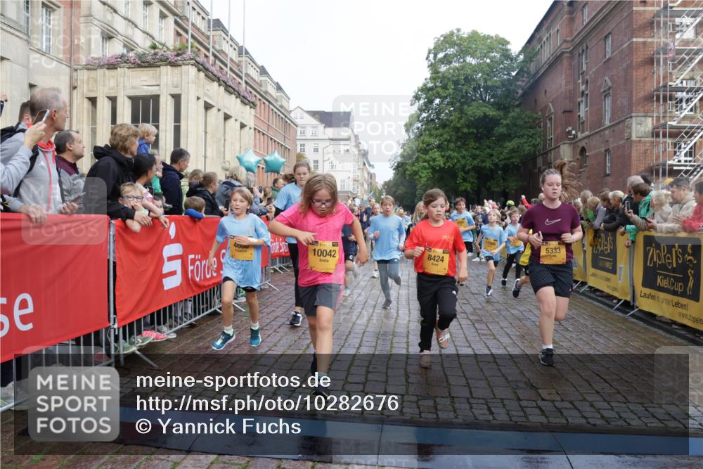 13.09.2026 - Kiel Lauf Yannick Fuchs http://msf.ph/oto/10282676 13.09.2026 08:56:34 Ziel 26, 582, 758, 1137, 1285, 1950, 2719, 3078, 3520, 3930, 4127, 4128, 4188, 4537, 4617, 5315, 6449, 7865, 7866, 8160, 8719, 8785, 9021, 9626, 10091, 10612, 10939, 11795, 12032, 74, 76, 234, 407, 470, 669, 759, 808, 1009, 1126, 1346, 1444, 1581, 2143, 2173, 2197, 2497, 2640, 2685, 2719, 3179, 3350, 3409, 3454, 3750, 4023, 4165, 5012, 5259, 5687, 5759, 6003, 6212, 6232, 7390, 9374, 482, 653, 1222, 2479, 2543, 5781 meine-sportfotos.de