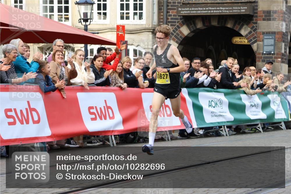 13.09.2026 - 21. swb-Marathon Bremen Strokosch-Dieckow http://msf.ph/oto/10282696 13.09.2026 10:27:16 Ziel 13502, 13627 meine-sportfotos.de