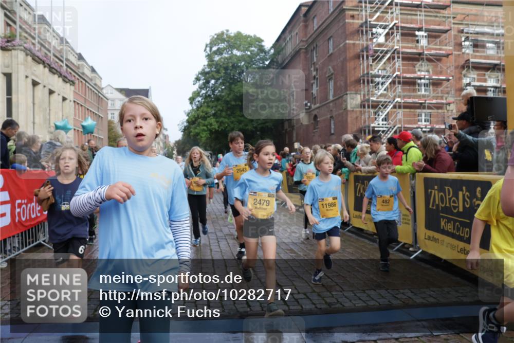 13.09.2026 - Kiel Lauf Yannick Fuchs http://msf.ph/oto/10282717 13.09.2026 08:56:36 Ziel 26, 582, 758, 899, 1137, 1285, 1340, 1950, 3078, 3520, 3930, 4127, 4128, 4188, 4228, 4617, 5097, 5315, 6449, 7865, 7866, 8160, 8719, 8785, 9021, 9176, 9626, 10091, 10612, 10939, 11795, 12032, 74, 76, 234, 407, 470, 669, 759, 808, 1009, 1126, 1346, 1444, 1581, 2143, 2173, 2197, 2497, 2640, 2685, 2719, 3179, 3350, 3454, 3750, 4023, 4165, 5012, 5259, 5687, 5759, 6003, 6212, 6232, 7390, 9374, 81, 482, 653, 1222, 2479, 2543, 74, 5781 meine-sportfotos.de