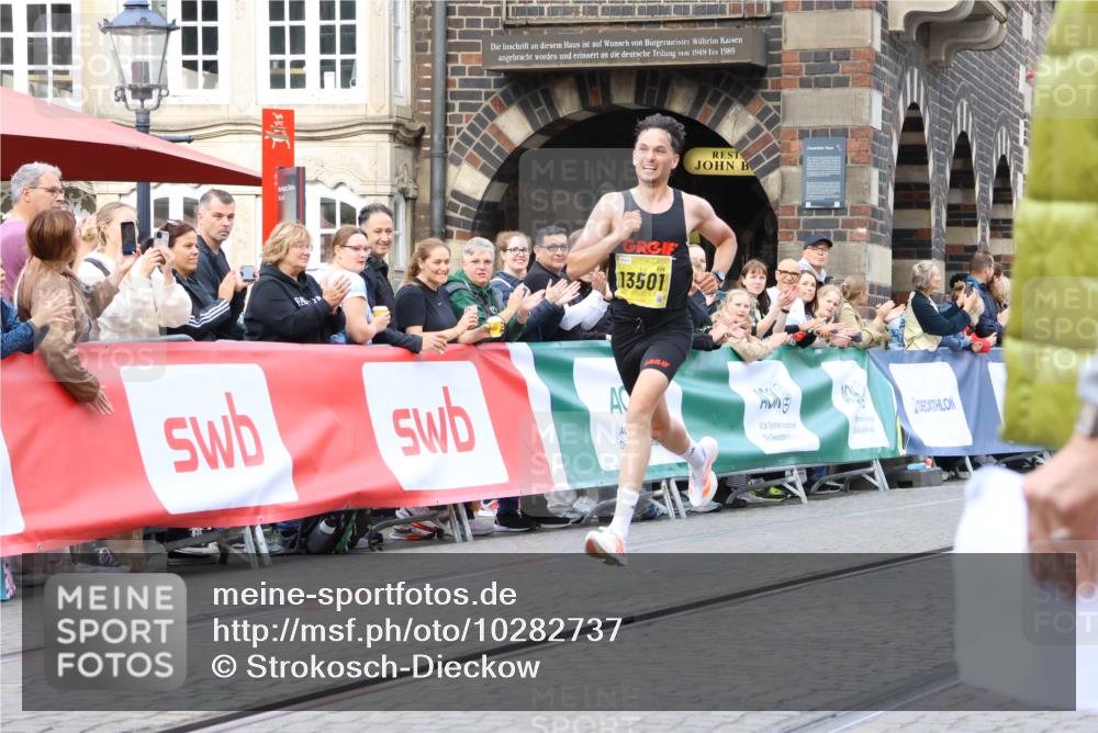 13.09.2026 - 21. swb-Marathon Bremen Strokosch-Dieckow http://msf.ph/oto/10282737 13.09.2026 10:28:24 Ziel 13501, 13515, 13547, 13567, 13635 meine-sportfotos.de