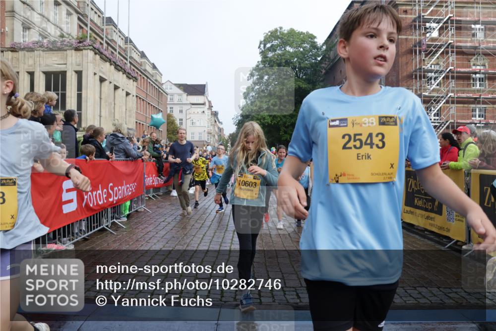 13.09.2026 - Kiel Lauf Yannick Fuchs http://msf.ph/oto/10282746 13.09.2026 08:56:37 Ziel 26, 139, 582, 758, 899, 1137, 1285, 1340, 1544, 1950, 3078, 3520, 3930, 4127, 4128, 4188, 4228, 4617, 5097, 5180, 5315, 6449, 7865, 7866, 8160, 8719, 8785, 9021, 9176, 9626, 10091, 10612, 10939, 11795, 12032, 12220, 74, 76, 234, 407, 470, 669, 758, 759, 808, 1009, 1126, 1346, 1444, 1581, 2143, 2173, 2197, 2497, 2640, 2685, 2719, 3179, 3350, 3454, 3750, 4023, 4165, 5012, 5259, 5687, 5759, 6003, 6212, 6232, 7390, 9374, 81, 482, 653, 1222, 2479, 2543, 3034, 74, 5781 meine-sportfotos.de