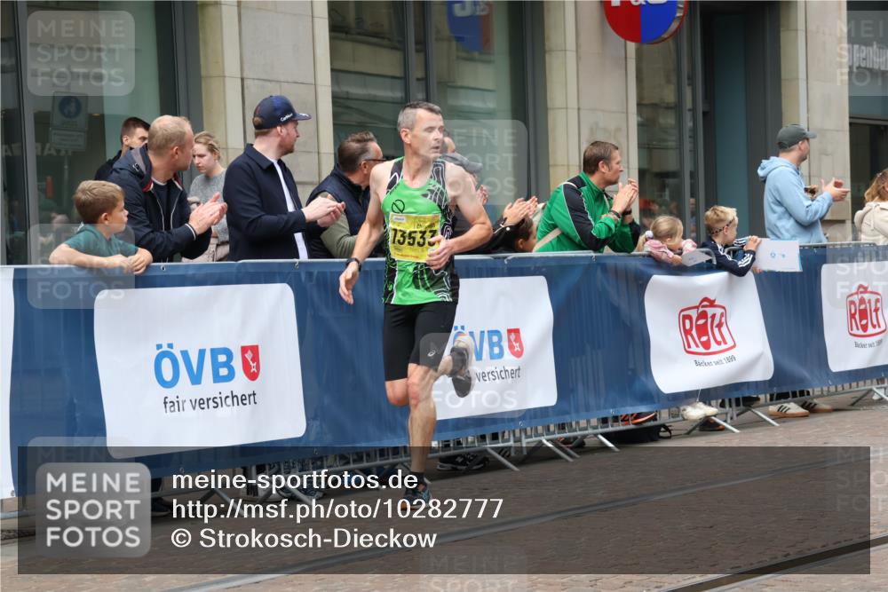 13.09.2026 - 21. swb-Marathon Bremen Strokosch-Dieckow http://msf.ph/oto/10282777 13.09.2026 10:31:51 Ziel 13543, 13582, 13632, 13639, 12457, 13504, 13533, 13536, 13573, 13618, 13643 meine-sportfotos.de