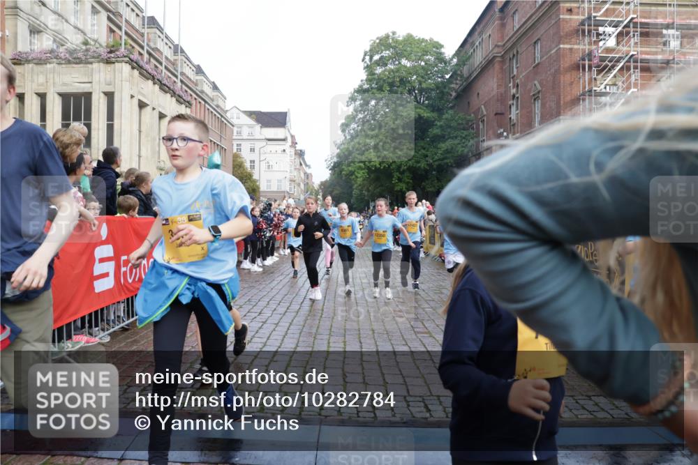13.09.2026 - Kiel Lauf Yannick Fuchs http://msf.ph/oto/10282784 13.09.2026 08:56:39 Ziel 26, 139, 582, 899, 1137, 1285, 1340, 1544, 1950, 2478, 3303, 3520, 3740, 3930, 4127, 4128, 4136, 4188, 4228, 4617, 5097, 5180, 5315, 5597, 6449, 7865, 8160, 8270, 8785, 9021, 9176, 9562, 9626, 10091, 10213, 10612, 10939, 11627, 11978, 12032, 12220, 12700, 76, 407, 470, 582, 669, 758, 759, 1009, 1126, 1346, 1444, 2143, 2173, 2197, 2497, 2640, 2685, 2719, 3078, 3179, 3350, 3750, 4023, 4165, 5012, 5687, 5759, 6003, 6212, 6232, 7390, 9374, 81, 482, 653, 1222, 2479, 2543, 3034, 74 meine-sportfotos.de