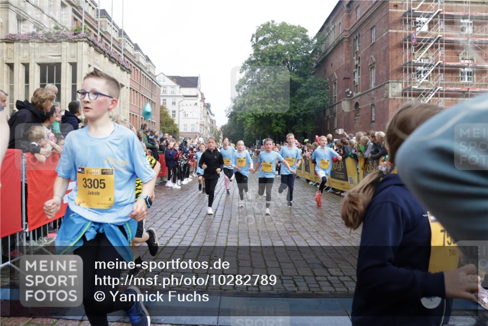 13.09.2026 - Kiel Lauf Yannick Fuchs http://msf.ph/oto/10282789 13.09.2026 08:56:39 Ziel 26, 139, 582, 899, 1137, 1285, 1340, 1544, 1950, 2478, 3303, 3520, 3740, 3930, 4127, 4128, 4136, 4188, 4228, 4617, 5097, 5180, 5315, 5597, 6449, 7865, 8160, 8270, 8785, 9021, 9176, 9562, 9626, 10091, 10213, 10612, 10939, 11627, 11978, 12032, 12220, 12700, 76, 407, 470, 582, 669, 758, 759, 1009, 1126, 1346, 1444, 2143, 2173, 2197, 2497, 2640, 2685, 2719, 3078, 3179, 3350, 3750, 4023, 4165, 5012, 5687, 5759, 6003, 6212, 6232, 7390, 9374, 81, 482, 653, 1222, 2479, 2543, 3034, 74 meine-sportfotos.de