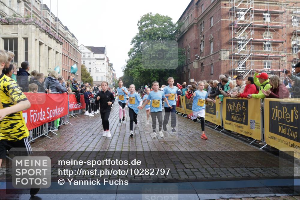 13.09.2026 - Kiel Lauf Yannick Fuchs http://msf.ph/oto/10282797 13.09.2026 08:56:39 Ziel 26, 139, 582, 899, 1137, 1285, 1340, 1544, 1950, 2478, 3303, 3520, 3740, 3930, 4127, 4128, 4136, 4188, 4228, 4617, 5097, 5180, 5315, 5597, 6449, 7865, 8160, 8270, 8785, 9021, 9176, 9562, 9626, 10091, 10213, 10612, 10939, 11627, 11978, 12032, 12220, 12700, 76, 407, 470, 582, 669, 758, 759, 1009, 1126, 1346, 1444, 2143, 2173, 2197, 2497, 2640, 2685, 2719, 3078, 3179, 3350, 3750, 4023, 4165, 5012, 5687, 5759, 6003, 6212, 6232, 7390, 9374, 81, 482, 653, 1222, 2479, 2543, 3034, 74 meine-sportfotos.de