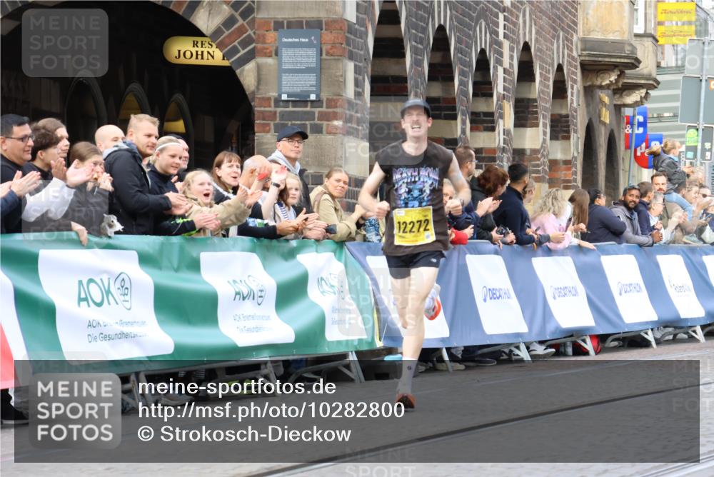 13.09.2026 - 21. swb-Marathon Bremen Strokosch-Dieckow http://msf.ph/oto/10282800 13.09.2026 10:28:30 Ziel 13501, 13515, 13567, 13593 meine-sportfotos.de