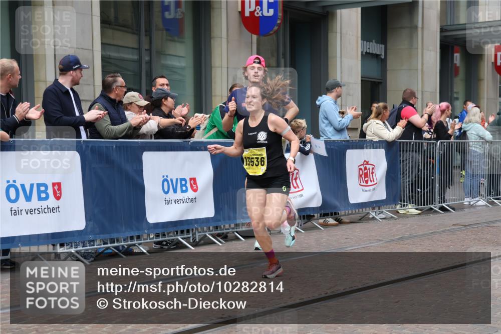 13.09.2026 - 21. swb-Marathon Bremen Strokosch-Dieckow http://msf.ph/oto/10282814 13.09.2026 10:31:53 Ziel 13543, 13564, 13582, 13632, 13639, 12457, 13504, 13533, 13536, 13573, 13618, 13643 meine-sportfotos.de