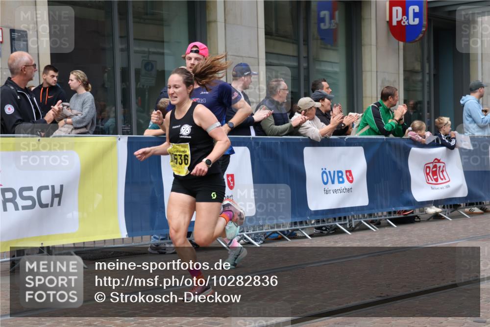 13.09.2026 - 21. swb-Marathon Bremen Strokosch-Dieckow http://msf.ph/oto/10282836 13.09.2026 10:31:54 Ziel 13543, 13564, 13582, 13632, 13638, 13639, 12457, 13533, 13536, 13573, 13618, 13643 meine-sportfotos.de
