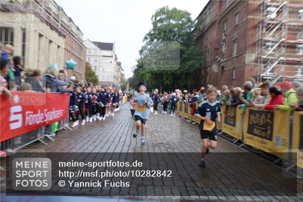 13.09.2026 - Kiel Lauf Yannick Fuchs http://msf.ph/oto/10282842 13.09.2026 08:56:48 Ziel 139, 482, 653, 899, 1222, 1285, 1340, 1544, 2478, 2479, 2543, 3303, 3520, 3740, 4136, 4188, 4228, 4558, 4680, 4901, 4925, 5097, 5180, 5223, 5333, 5597, 6903, 7927, 8094, 8270, 8424, 8785, 9156, 9176, 9292, 9307, 9562, 9826, 10042, 10213, 10603, 11627, 11978, 11986, 12154, 12220, 12333, 12700, 26, 407, 470, 582, 758, 759, 1009, 1137, 1346, 1950, 2173, 2497, 2640, 2685, 2719, 3078, 3520, 3750, 3930, 4023, 4127, 4128, 4165, 4188, 5687, 6003, 81, 3034, 3179, 6232, 7489 meine-sportfotos.de