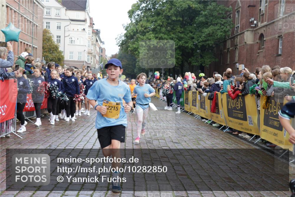 13.09.2026 - Kiel Lauf Yannick Fuchs http://msf.ph/oto/10282850 13.09.2026 08:56:48 Ziel 139, 482, 653, 899, 1222, 1285, 1340, 1544, 2478, 2479, 2543, 3303, 3520, 3740, 4136, 4188, 4228, 4558, 4680, 4901, 4925, 5097, 5180, 5223, 5333, 5597, 6903, 7927, 8094, 8270, 8424, 8785, 9156, 9176, 9292, 9307, 9562, 9826, 10042, 10213, 10603, 11627, 11978, 11986, 12154, 12220, 12333, 12700, 26, 407, 470, 582, 758, 759, 1009, 1137, 1346, 1950, 2173, 2497, 2640, 2685, 2719, 3078, 3520, 3750, 3930, 4023, 4127, 4128, 4165, 4188, 5687, 6003, 81, 3034, 3179, 6232, 7489 meine-sportfotos.de