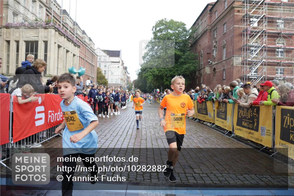 13.09.2026 - Kiel Lauf Yannick Fuchs http://msf.ph/oto/10282882 13.09.2026 08:56:53 Ziel 81, 482, 653, 1222, 2478, 2479, 2543, 3034, 3161, 3303, 3305, 3740, 4136, 4558, 4680, 4901, 4925, 5223, 5333, 5597, 6361, 6807, 6903, 7559, 7927, 8094, 8270, 8424, 9156, 9292, 9307, 9562, 9564, 9826, 9940, 10042, 10213, 10603, 11423, 11627, 11978, 11986, 12062, 12154, 12333, 12350, 12522, 12700, 26, 139, 407, 470, 582, 758, 759, 899, 1009, 1137, 1285, 1340, 1544, 1950, 2173, 2478, 2719, 3078, 3520, 3750, 3930, 4023, 4127, 4128, 4188, 4228, 5597, 9562 meine-sportfotos.de