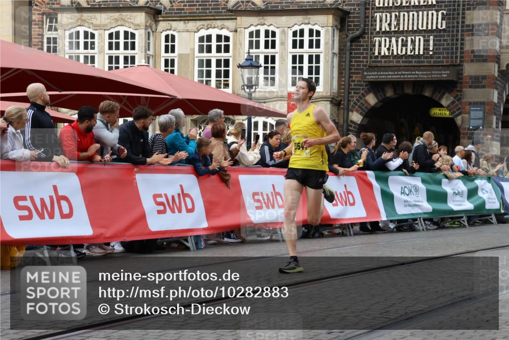 13.09.2026 - 21. swb-Marathon Bremen Strokosch-Dieckow http://msf.ph/oto/10282883 13.09.2026 10:28:42 Ziel 12272, 13501, 13547, 13635, 13624 meine-sportfotos.de