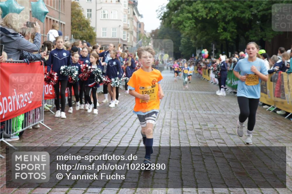 13.09.2026 - Kiel Lauf Yannick Fuchs http://msf.ph/oto/10282890 13.09.2026 08:56:54 Ziel 81, 482, 653, 1222, 2479, 2543, 3034, 3161, 3303, 3305, 3740, 4136, 4558, 4680, 4901, 4925, 5223, 5333, 6361, 6807, 6903, 7559, 7927, 8094, 8270, 8424, 9156, 9292, 9307, 9564, 9826, 9940, 10042, 10213, 10603, 11423, 11627, 11978, 11986, 12062, 12154, 12333, 12350, 12522, 12700, 26, 139, 407, 470, 582, 758, 759, 899, 1009, 1137, 1285, 1340, 1544, 1950, 2173, 2478, 2719, 3078, 3303, 3520, 3740, 3750, 3930, 4023, 4127, 4128, 4136, 4188, 4228, 5597, 8270, 9562, 10213, 11627 meine-sportfotos.de
