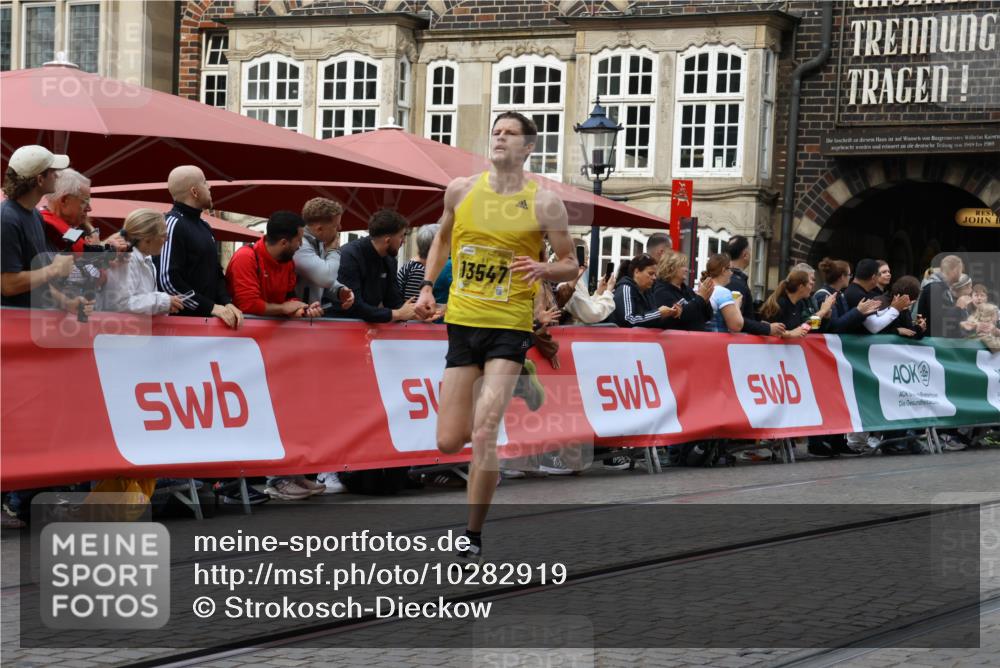 13.09.2026 - 21. swb-Marathon Bremen Strokosch-Dieckow http://msf.ph/oto/10282919 13.09.2026 10:28:43 Ziel 12272, 13501, 13547, 13635, 13624 meine-sportfotos.de