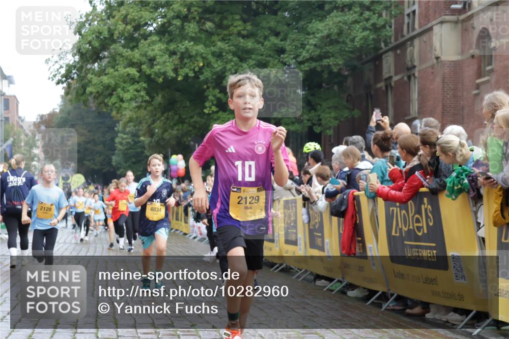 13.09.2026 - Kiel Lauf Yannick Fuchs http://msf.ph/oto/10282960 13.09.2026 08:57:06 Ziel 2384, 3034, 3305, 3665, 4908, 5003, 5340, 5719, 5809, 6361, 7752, 8341, 9542, 9564, 9940, 11423, 11495, 11558, 12215, 12350, 12455, 12512, 12522, 26, 81, 139, 482, 653, 899, 1137, 1222, 1285, 1340, 1544, 2478, 2479, 2543, 3161, 3303, 3520, 3740, 3930, 4127, 4128, 4136, 4188, 4228, 4558, 4680, 4901, 4925, 5223, 5333, 5597, 6807, 6903, 7559, 7927, 8094, 8270, 8424, 9156, 9292, 9307, 9562, 9826, 9940, 10042, 10213, 10603, 11627, 11986, 12062 meine-sportfotos.de
