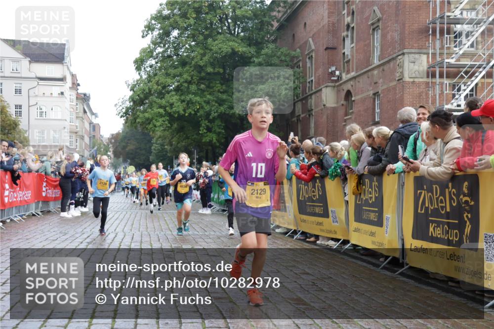13.09.2026 - Kiel Lauf Yannick Fuchs http://msf.ph/oto/10282978 13.09.2026 08:57:07 Ziel 2384, 3034, 3305, 3665, 4908, 5003, 5340, 5719, 5809, 6361, 7752, 8341, 9542, 9564, 10321, 11423, 11495, 11558, 12215, 12350, 12455, 12512, 12522, 26, 81, 139, 482, 653, 899, 1137, 1222, 1285, 1340, 1544, 2478, 2479, 2543, 3034, 3161, 3303, 3305, 3520, 3740, 3930, 4127, 4128, 4136, 4188, 4228, 4558, 4680, 4901, 4925, 5223, 5333, 5597, 6361, 6807, 6903, 7559, 7927, 8094, 8270, 8424, 9156, 9292, 9307, 9562, 9564, 9826, 9940, 10042, 10213, 10603, 11423, 11627, 11986, 12062 meine-sportfotos.de