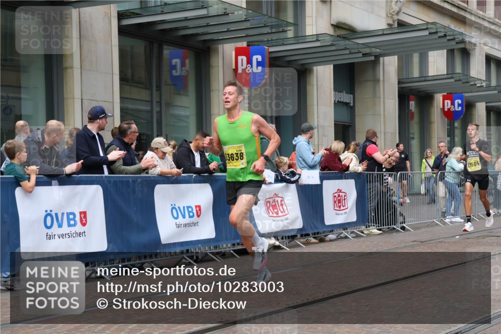 13.09.2026 - 21. swb-Marathon Bremen Strokosch-Dieckow http://msf.ph/oto/10283003 13.09.2026 10:32:23 Ziel 13524, 13550, 13581, 13599, 13622, 13543, 13564, 13582, 13632, 13638, 13639 meine-sportfotos.de